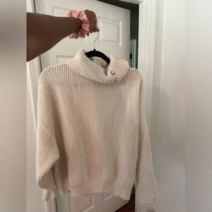 White oversized H&M sweater